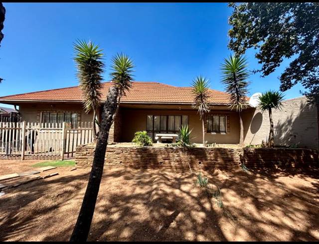 3 BEDROOM HOUSE FOR SALE IN VANDERBIJLPARK CW 3